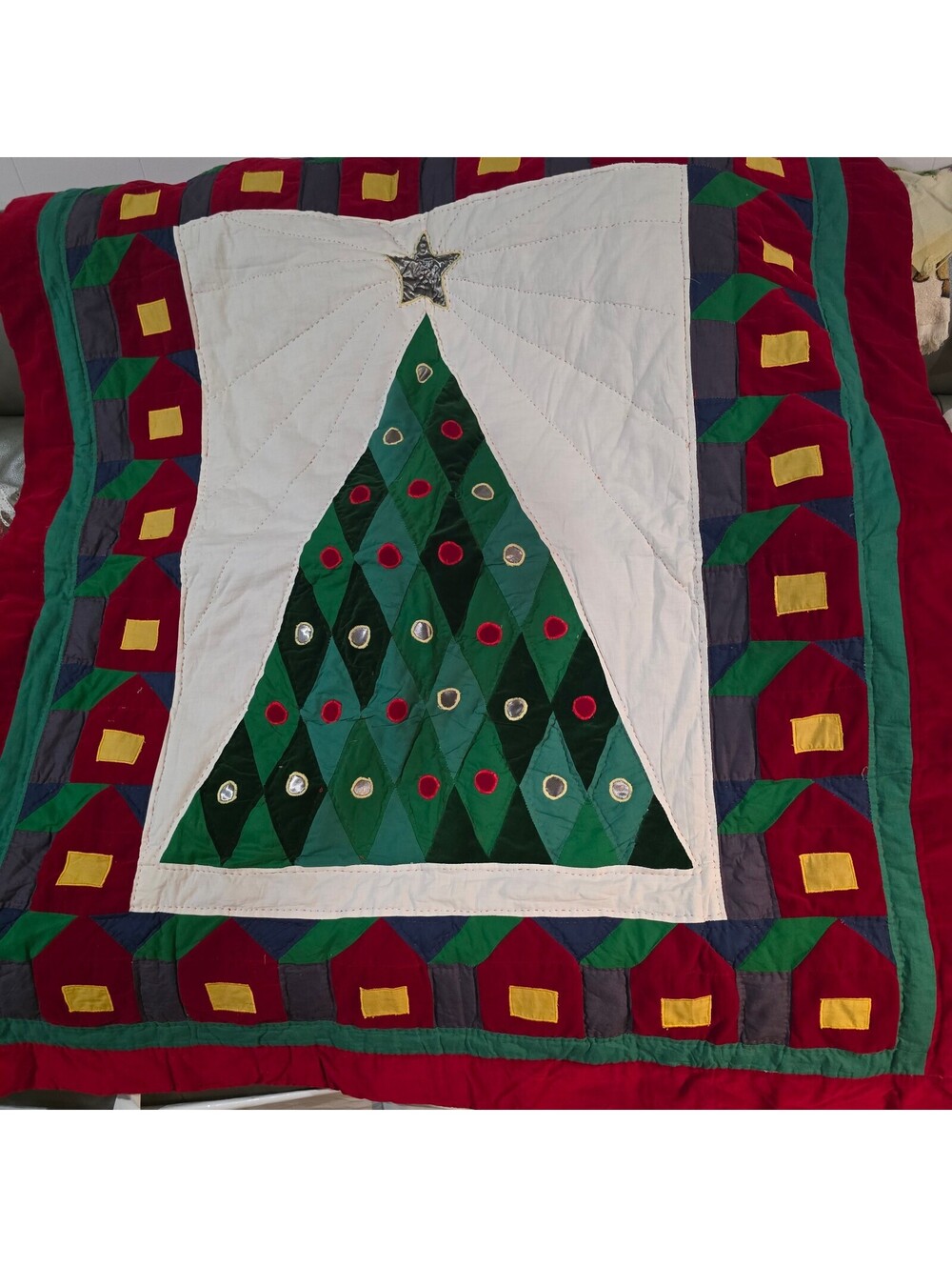 Vintage Velvet Handmade Christmas Tree Patchwork Quilt 48 x 56 approx q3